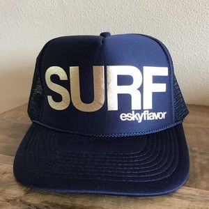 Eskyflavor SURF Trucker Hat